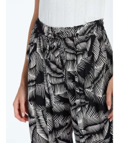 Acheter 👏 Randonnee Pedestre Femme Volcom Pantalon Volcom Stay Palm Black White Femme BLANC 🔥 -Columbia Shop acb9dc0af08c43e7a58b5478b3eb5141